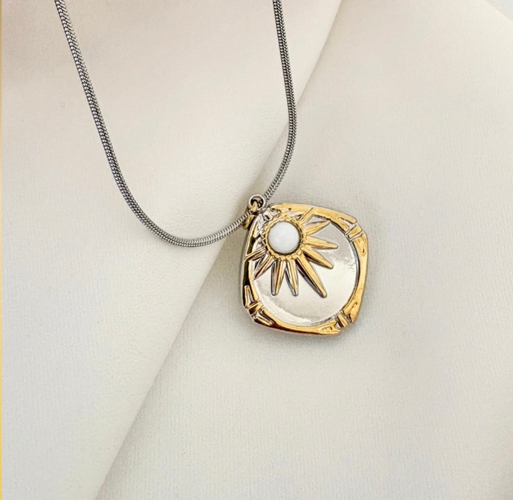 The Amara necklace