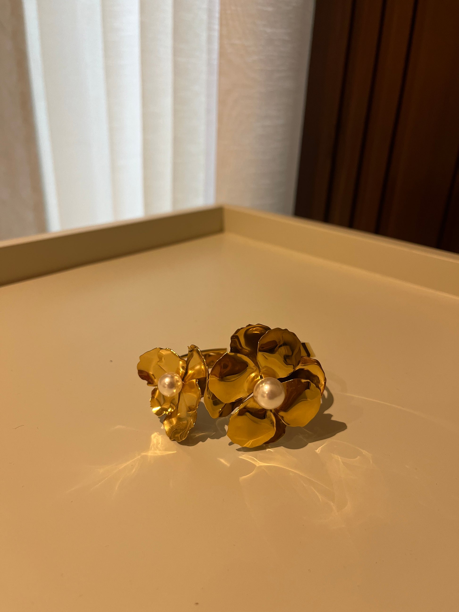 The pearl bracelet