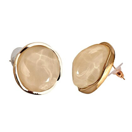 The pearl earrings
