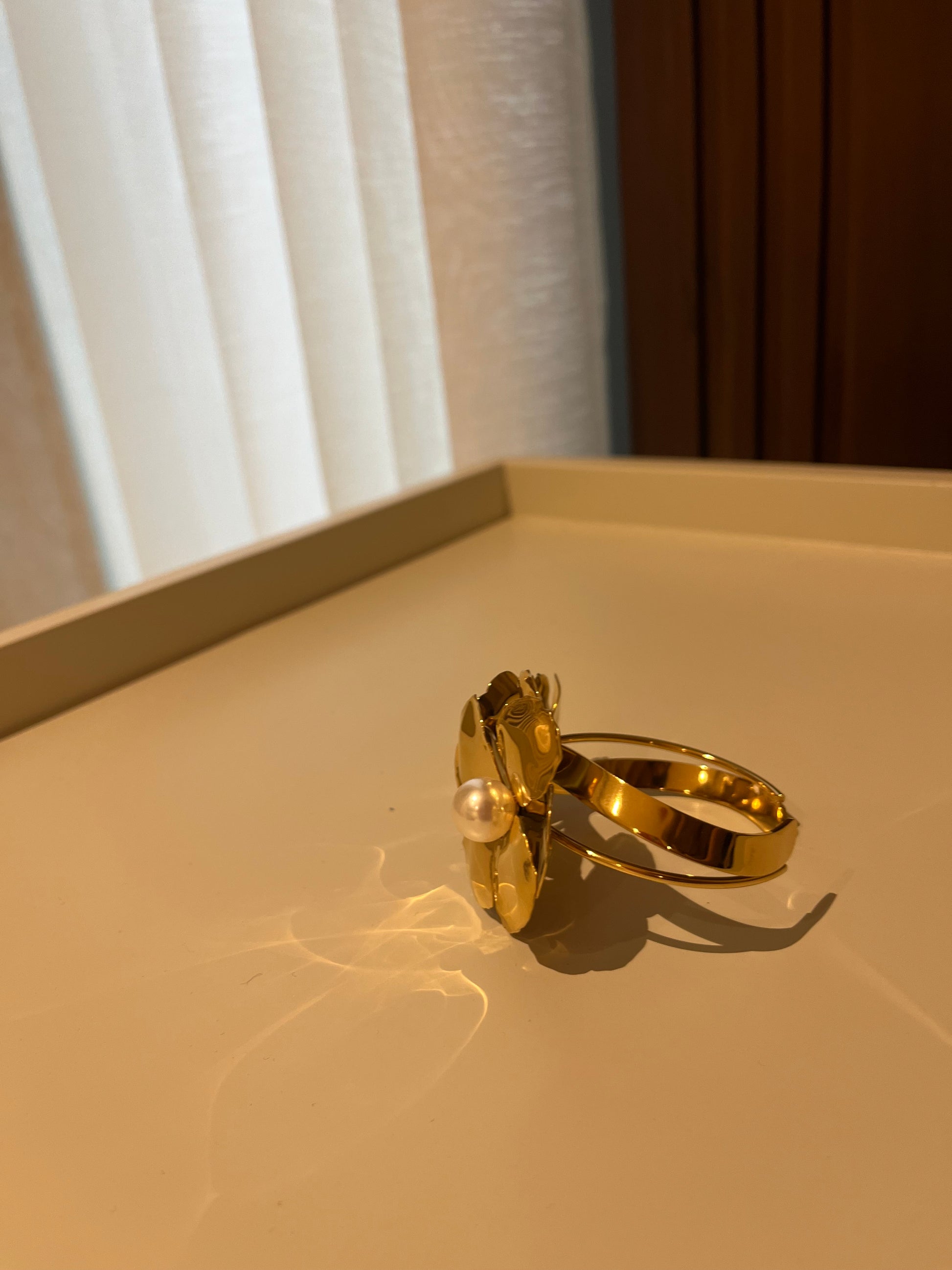 The pearl bracelet