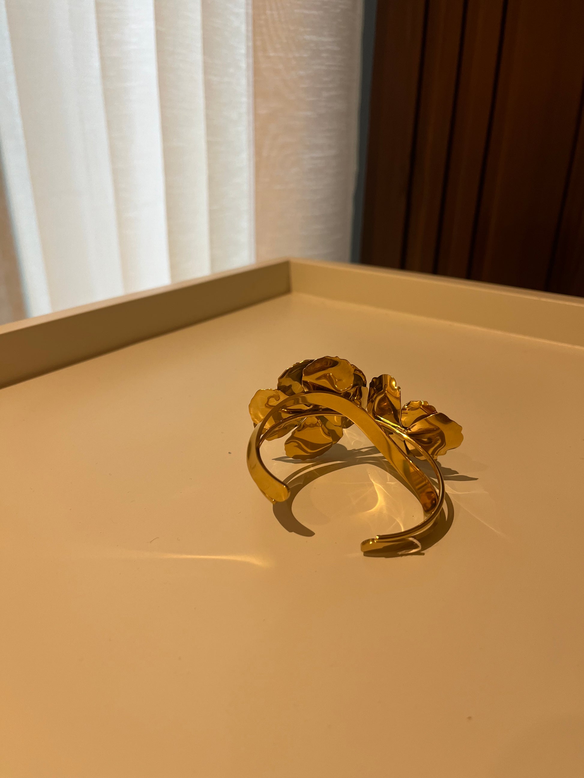 The pearl bracelet
