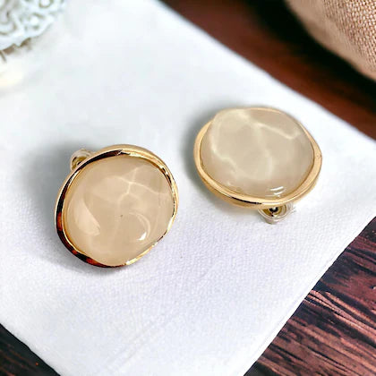 The pearl earrings