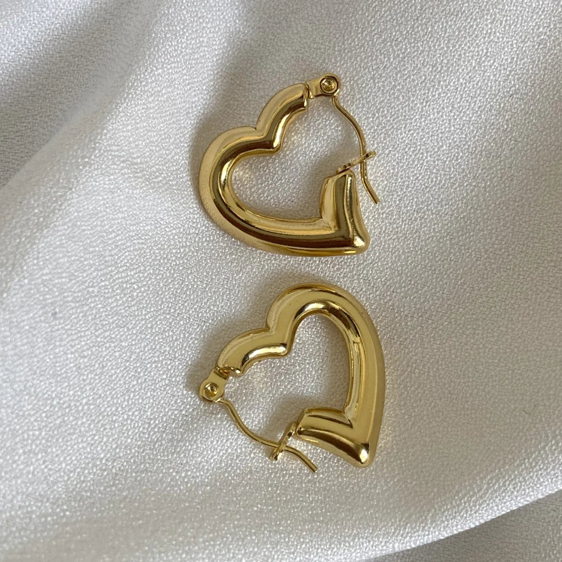 Love bonn Earrings