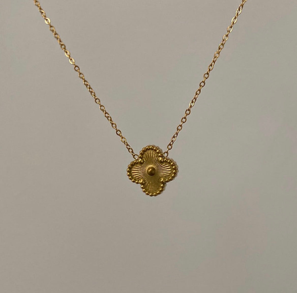 The clover pendant