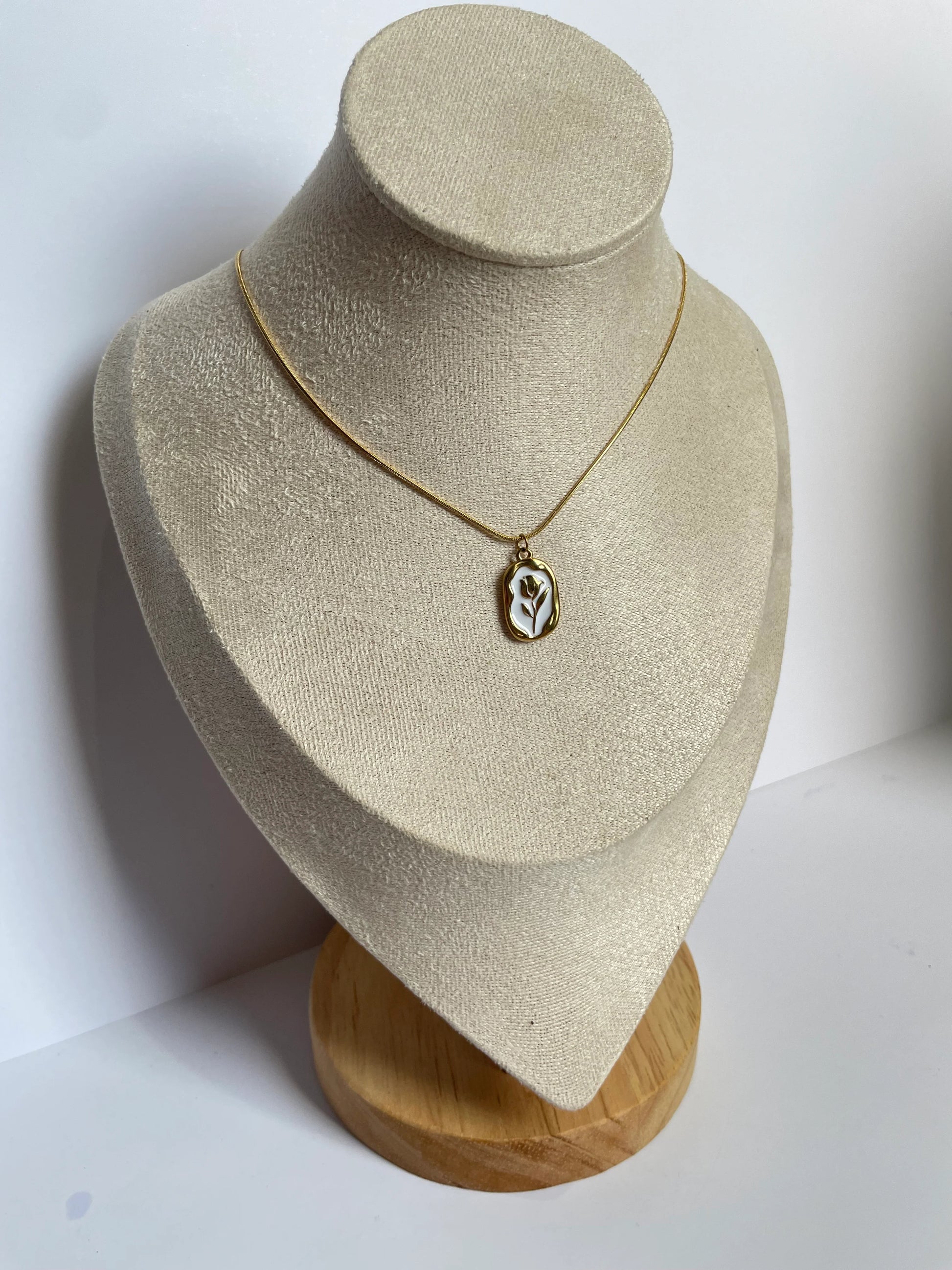 The rose heart pendant