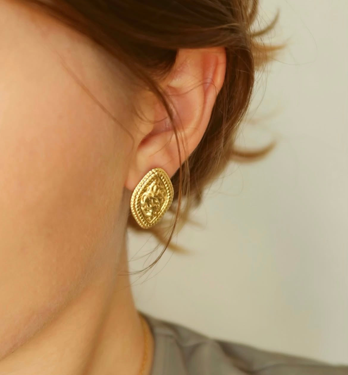The hush hush earrings
