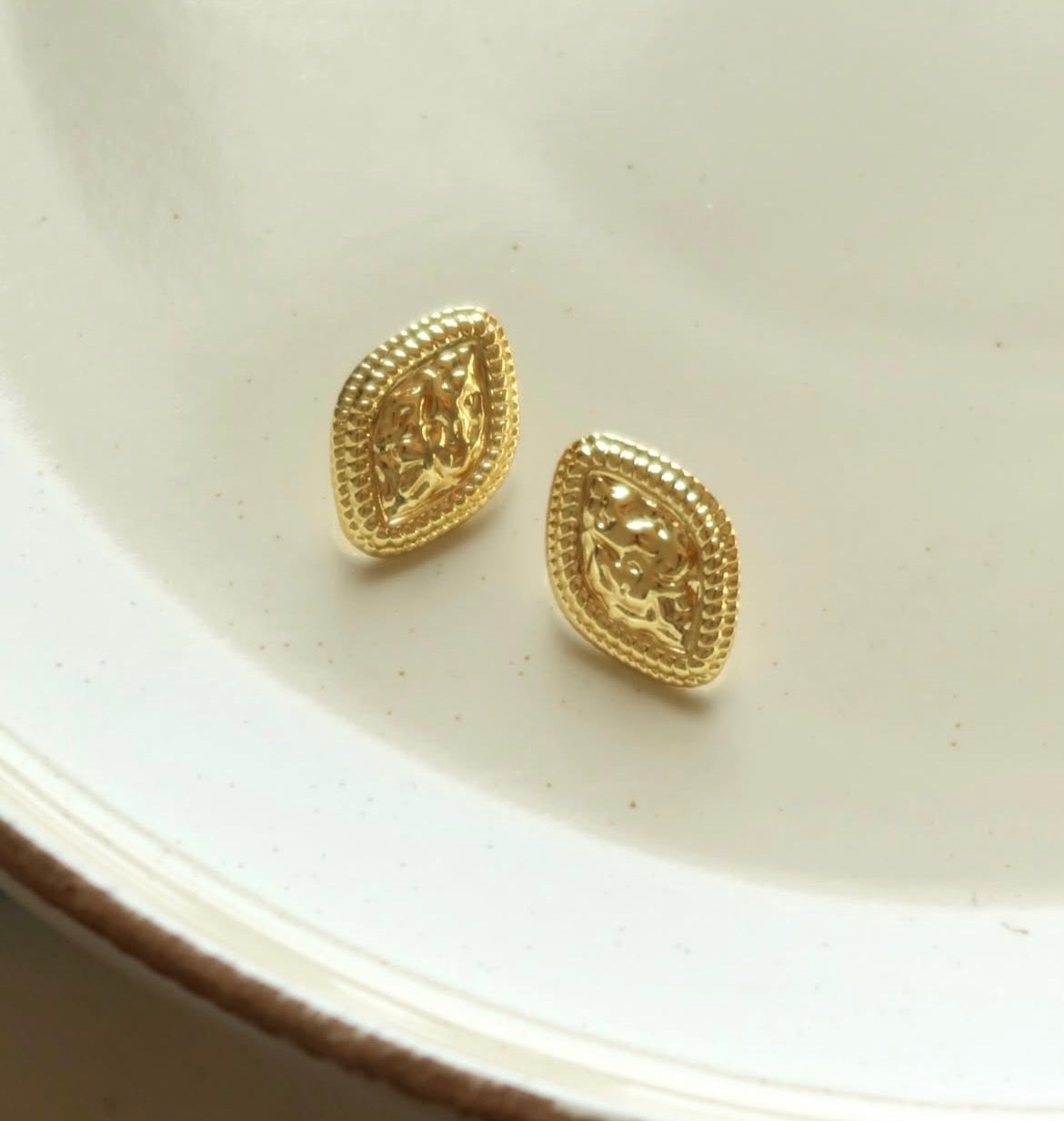 The hush hush earrings