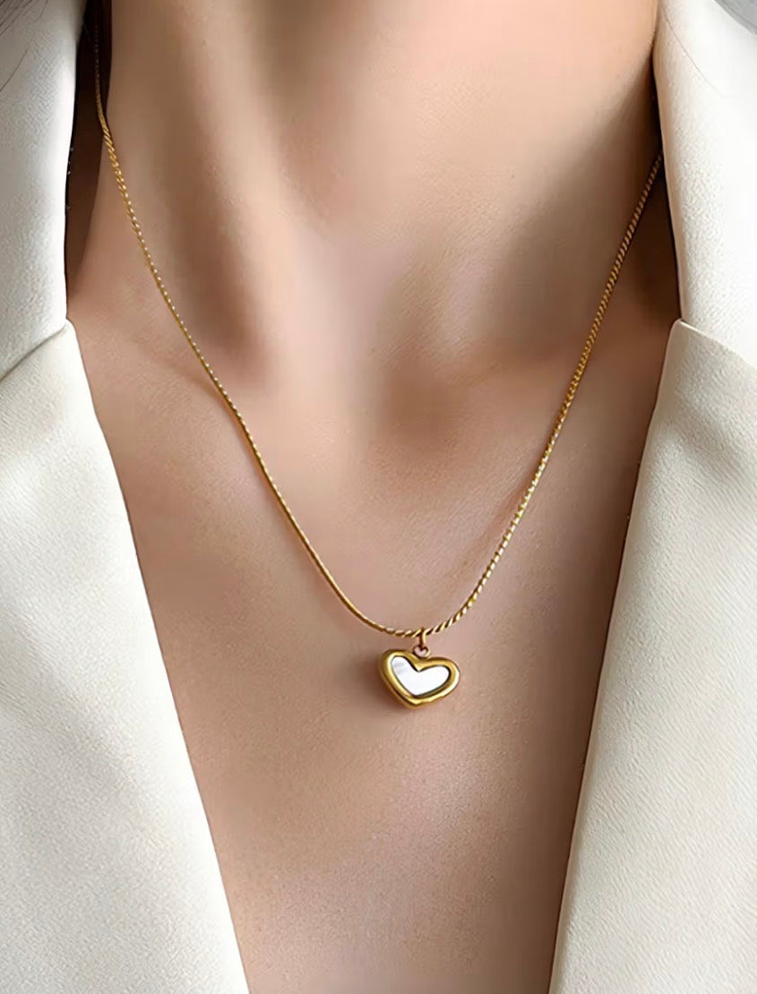 The Lil heart pendant