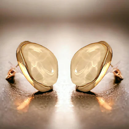 The pearl earrings