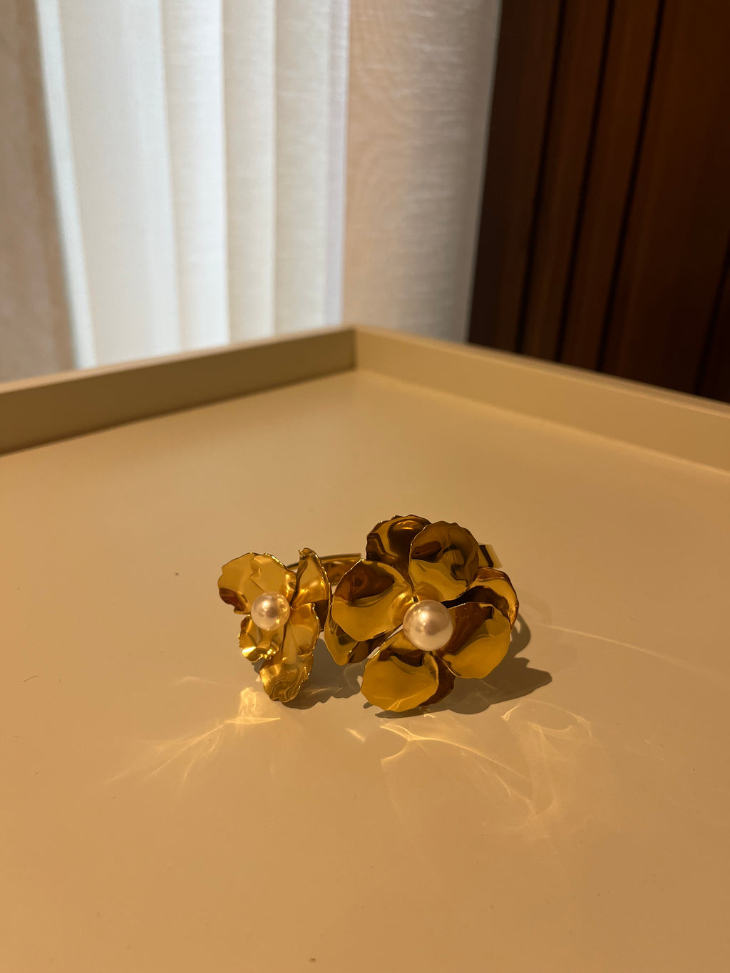The pearl bracelet