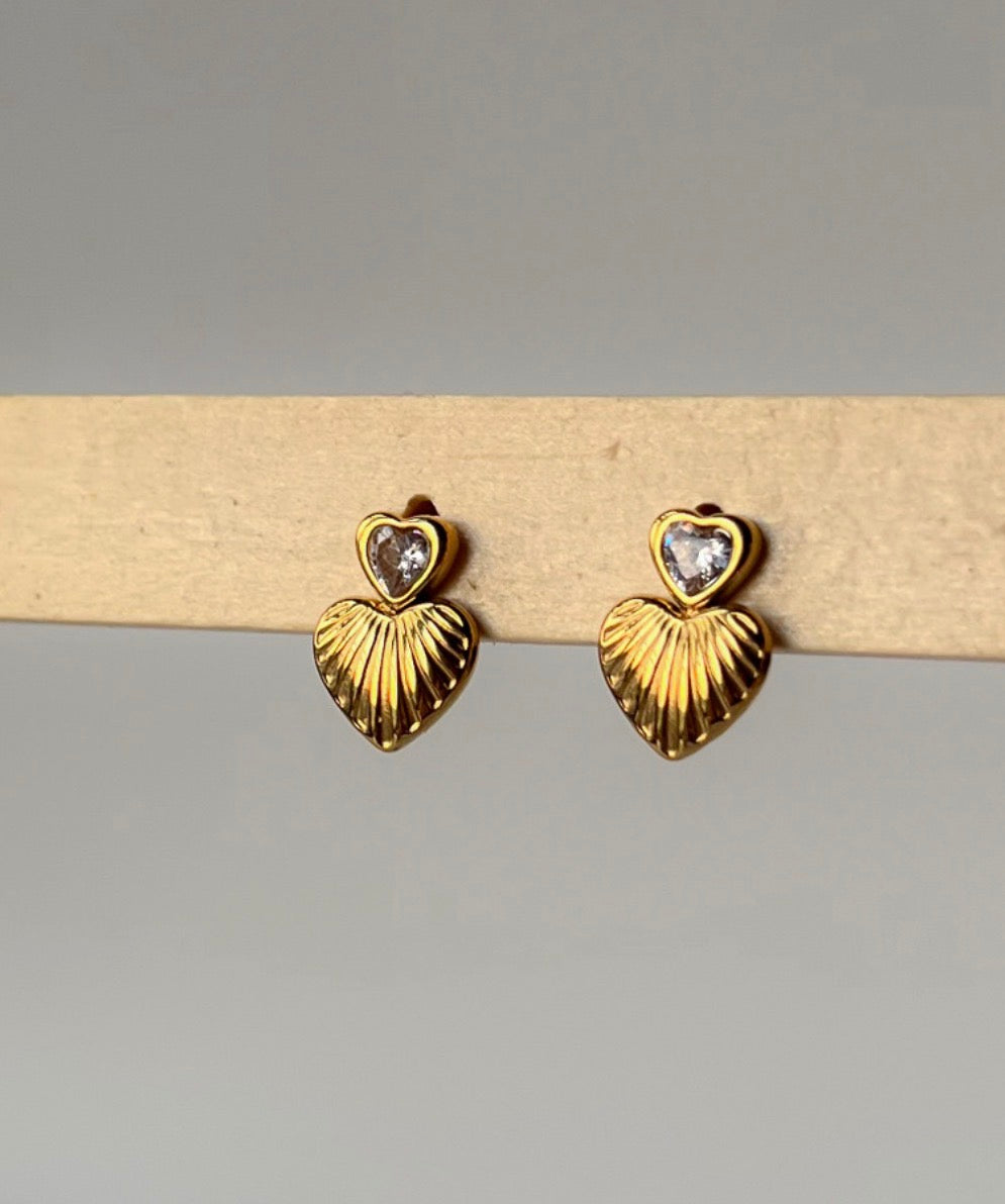 The love dot earrings