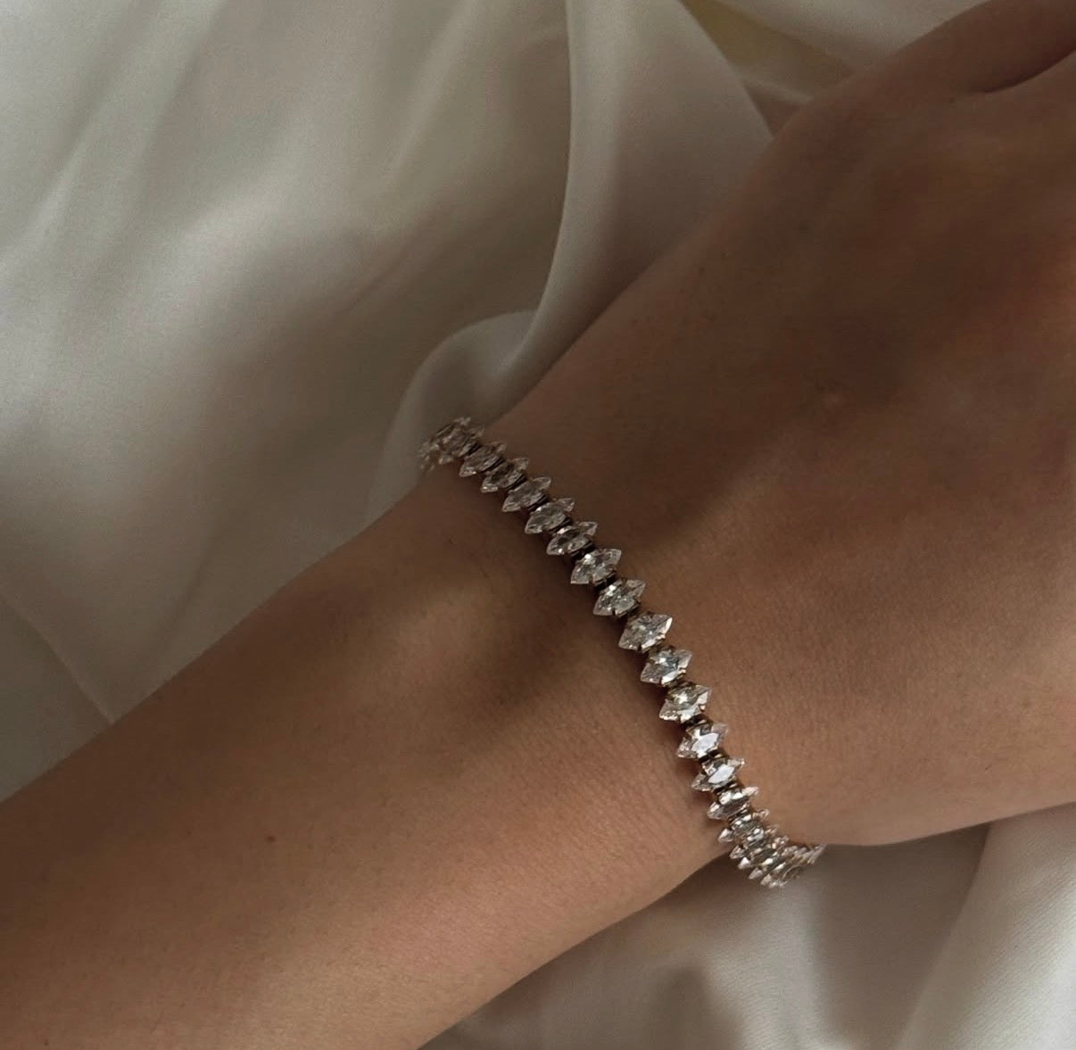 The viral tennis bracelet