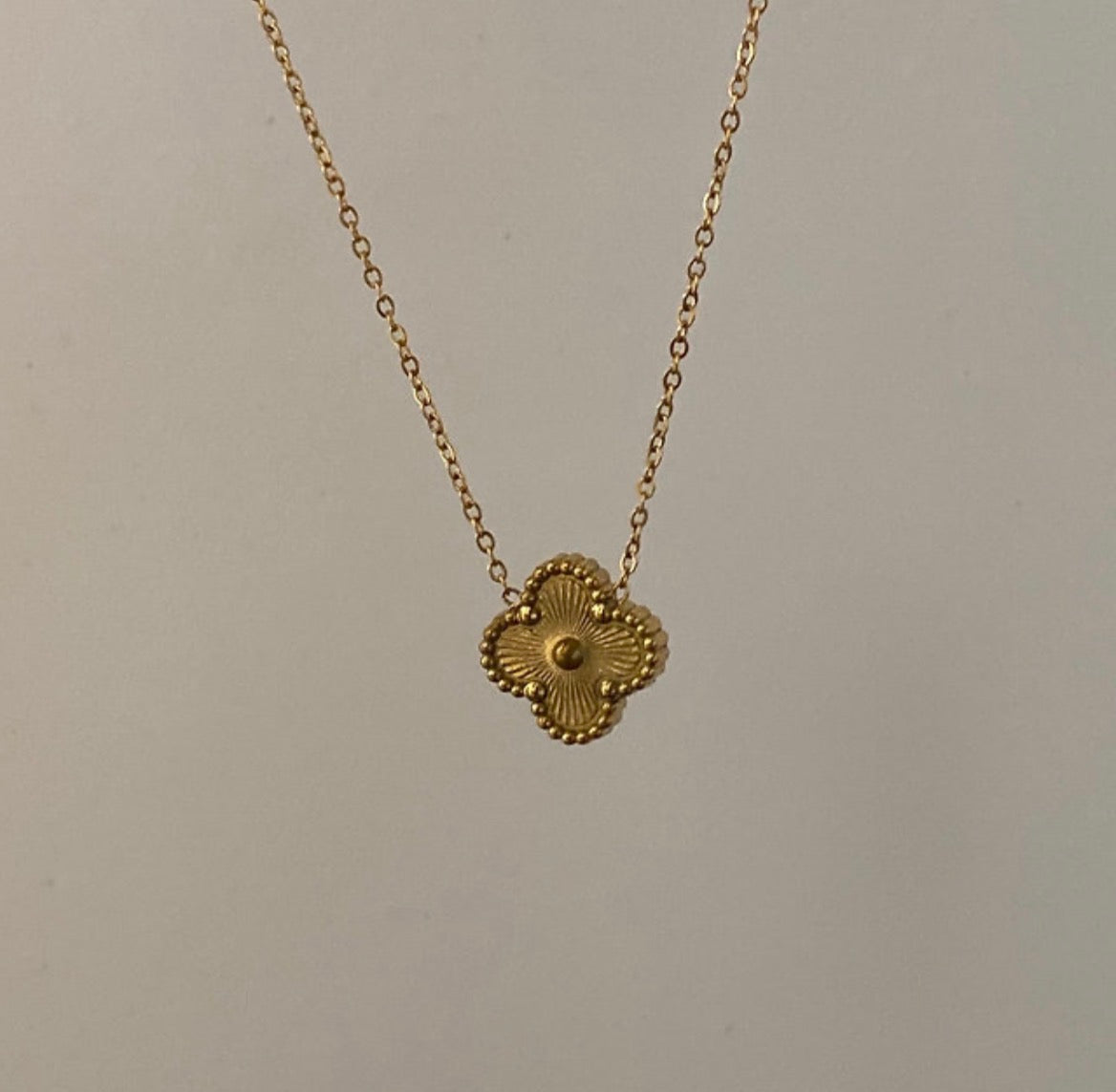 The clover pendant