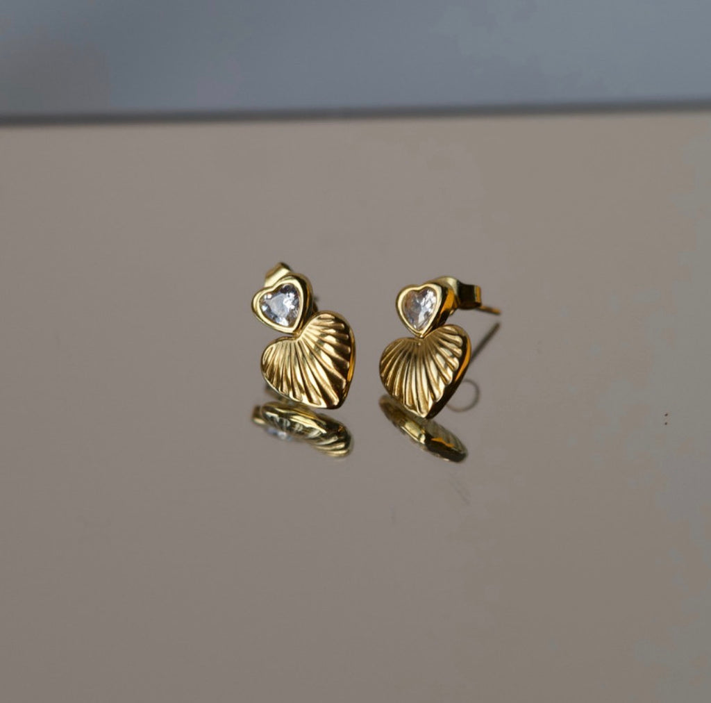 The love dot earrings