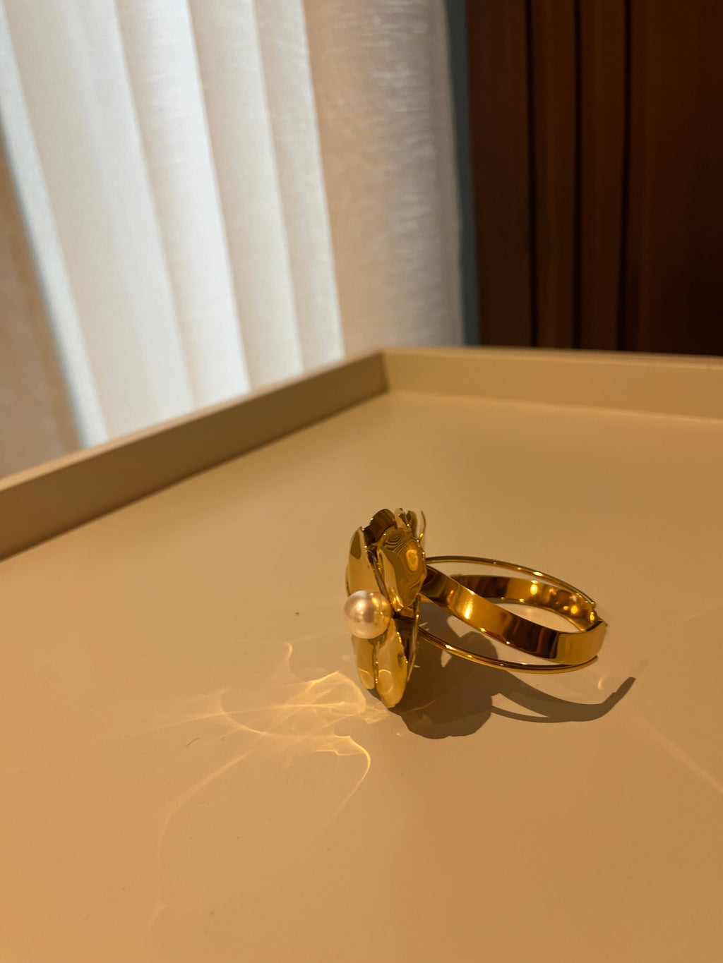The pearl bracelet